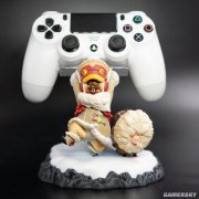 《怪物猎人：世界》艾露猫支架实拍图赏 举着PS4手柄萌爆表