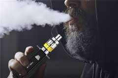 听说美国出现疑似电子烟致死病例，所以我抽真烟了