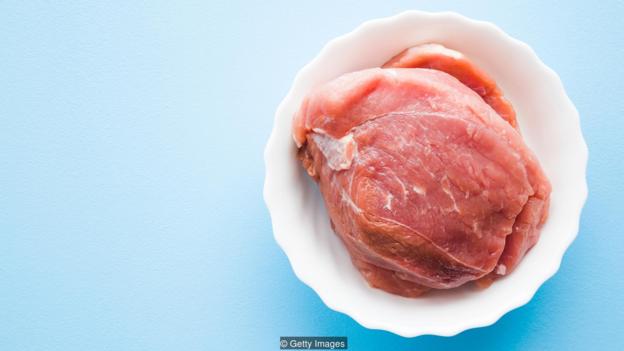 胆固醇存在于牛肉和鸡蛋等动物制品中