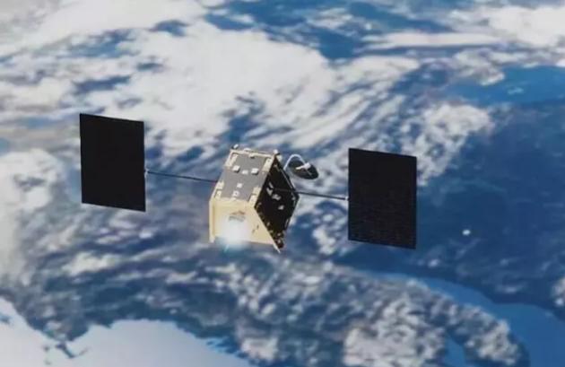 马斯克的42000颗卫星开始排队上天，美国的天空通信网络不是玩笑