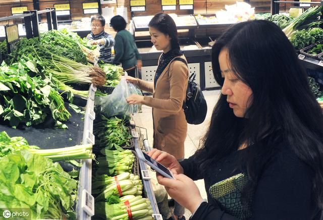 松鼠拼拼：一匹颠覆菜场的黑马