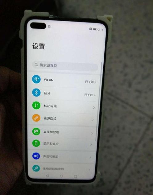 疑似华为Nova6真机曝光，前置双摄有点小酷