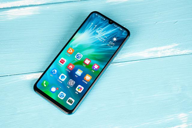 荣耀20青春版图赏：幻彩渐变超级柔美