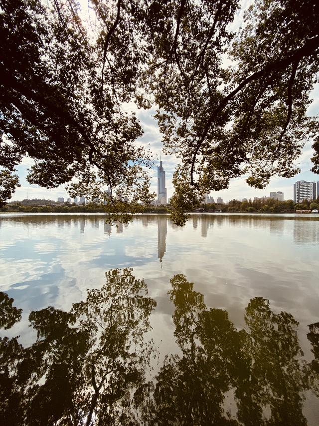 如何拍出刷爆社交平台的城市照？iPhone 获奖摄影师告诉你