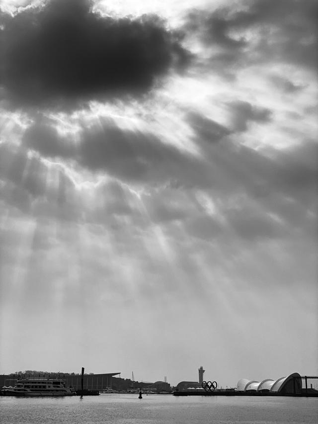 如何拍出刷爆社交平台的城市照？iPhone 获奖摄影师告诉你