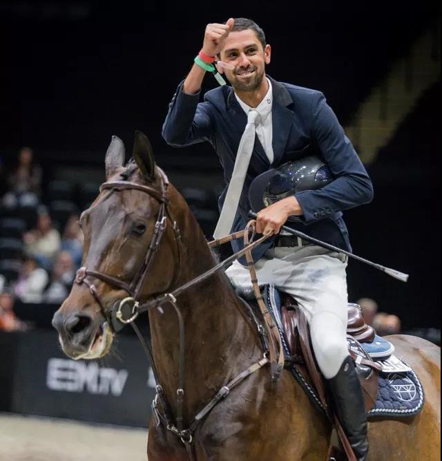 上亿身家却穿烂大街款，比尔盖茨的女儿刷新了大众对富二代的认知