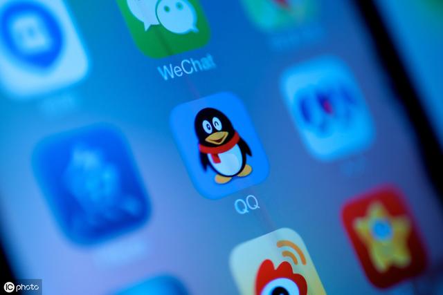 马化腾找遍中国互联网公司，曾想300万卖掉QQ，张朝阳只想出60万