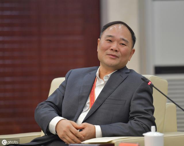 收购沃尔沃入股奔驰，背后的传奇创业人生，你不看不知道