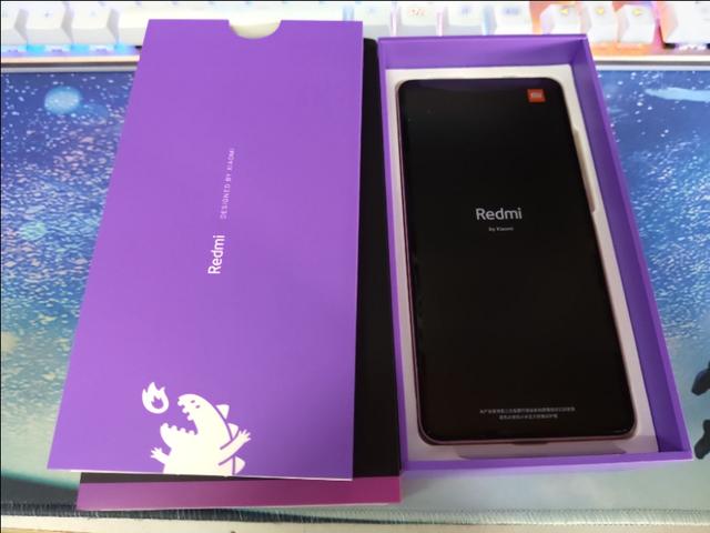 新手机到了，是否要贴膜带保护壳呢？