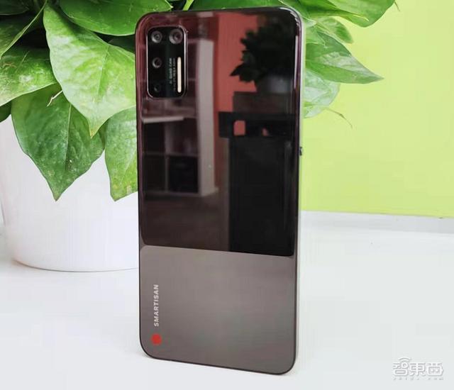 字节跳动第一款手机！重现江湖的坚果怎么样？坚果 Pro 3系统体验