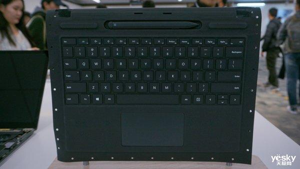 微软Surface Pro X上手体验：这些设计妙啊