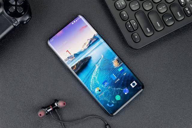 最适合男生入手的三款手机，性能超强，入手绝不吃亏