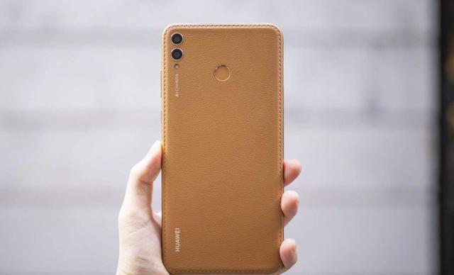 拿出去很有面子的四款手机，最便宜的一款只要999