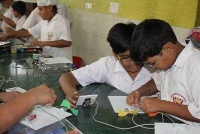 印度的教育那么烂，为什么印度裔ceo可以统治硅谷？