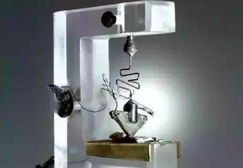 贝尔实验室为美国带来3万件专利，8项诺奖，美国却亲手将它杀死