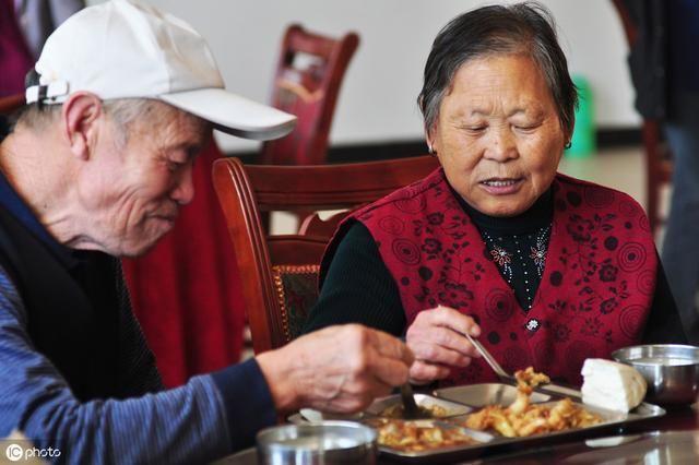 互联网+智慧养老的解决方案