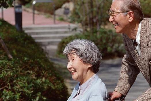 互联网+居家新模式开辟养老新玩法