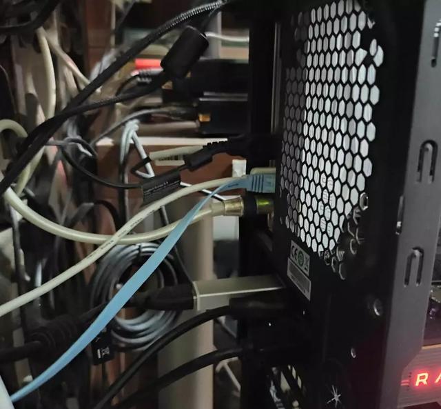 苹果直接出WiFi7，这让国内手机厂商怎么玩？