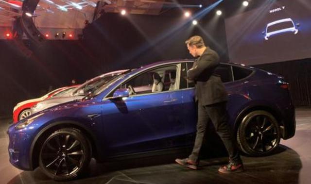 车库快评：你嫌弃特斯拉Model Y空间小，人家压根没打算卖给你