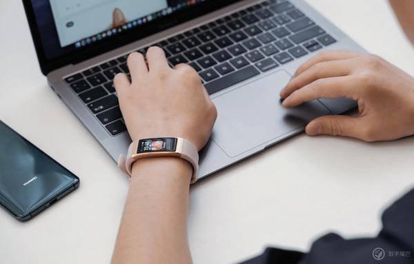 华为手环 4 Pro 体验：功能大满贯，不止于现在