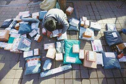 快递行业出现大洗牌，已有多家快递积累上万件货没人管