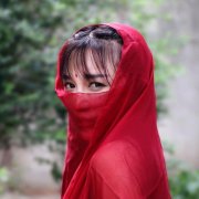 人见人爱李子柒女人都爱李佳琦！抓住拼多多直播红利做电商老司机