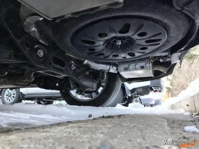 吉利豪越首爆内饰设计图，特斯拉Model Y的尺寸原来这么大