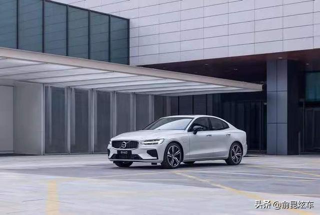 燃油车嫌油贵，新能源车嫌充电麻烦，还有便宜占吗？