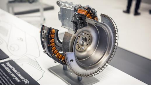 省去皮带，优化涡轮技术，奔驰新E级的M254引擎有多先进