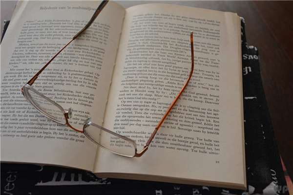 近视眼要一直“戴眼镜”吗？关于它的4个谣言，专家告诉真相