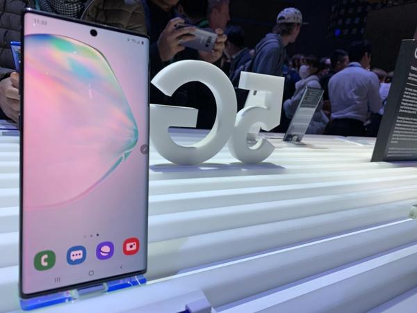 3月部分智能手机面板价格下滑 后市看供需拉锯情况