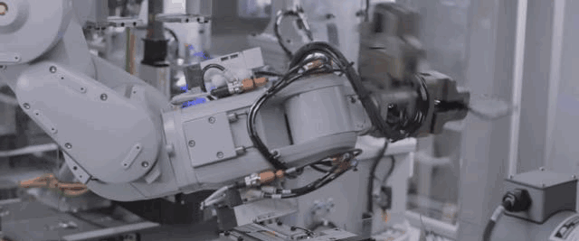 苹果用机器人从废弃iPhone中挖矿，然后制造出更多的电子垃圾……