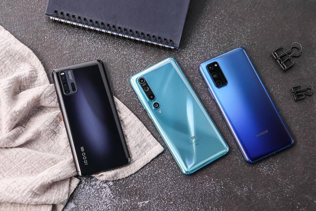 荣耀、小米、iQOO同价位“拼杀”，有人哭来有人笑