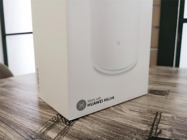 华为路由器A2：信号满满，一碰连网！这样的路由你值得有用