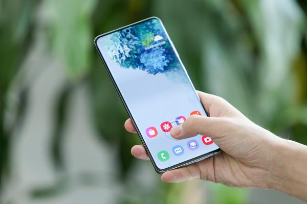 小米OPPO暴击华为软肋，2020年的旗舰机门槛再一次提高