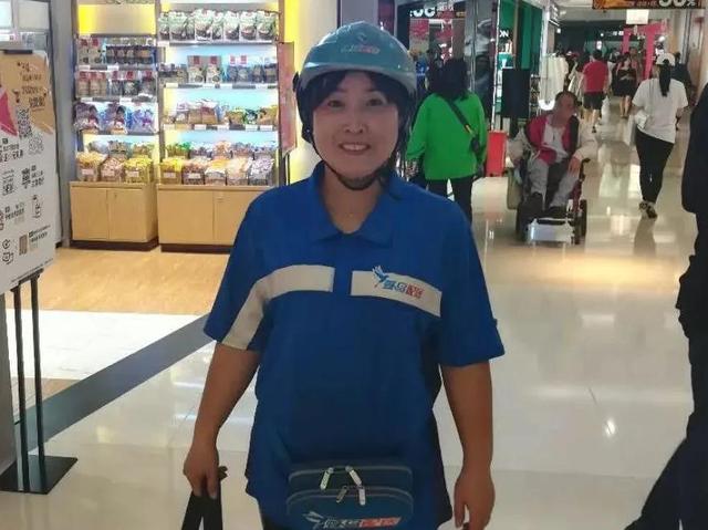 100个骑手中只有9个是女性，但她们往往是最优秀的“小哥”