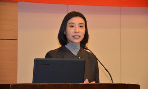 “通达系”营收惨淡，“快递女王陈小英”却套现146亿“离场”？