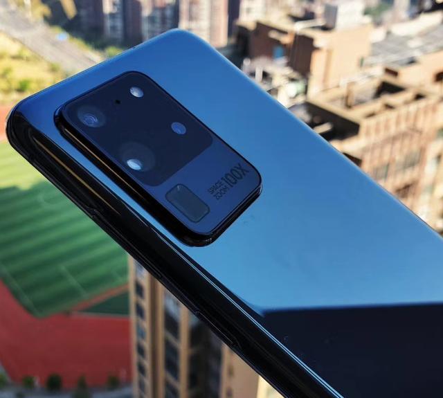 如果给你一万块！你会不会去选择这几款非常独特的旗舰手机