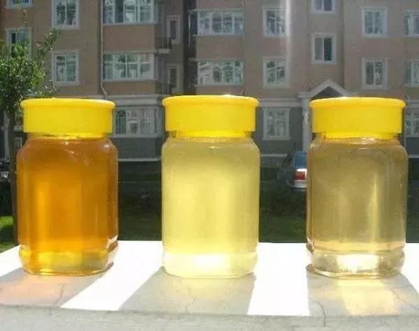 把白酒倒进蜂蜜里，假蜂蜜立刻现原形，再也不怕买到假的了