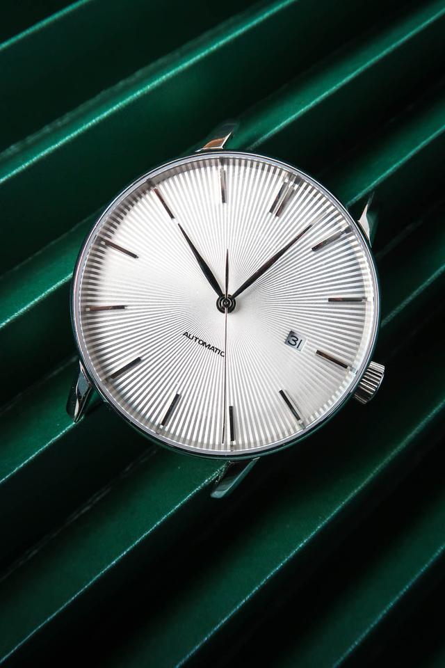 小米推出年轻人第一款机械表！499，陆家嘴金融男：像几十万买的