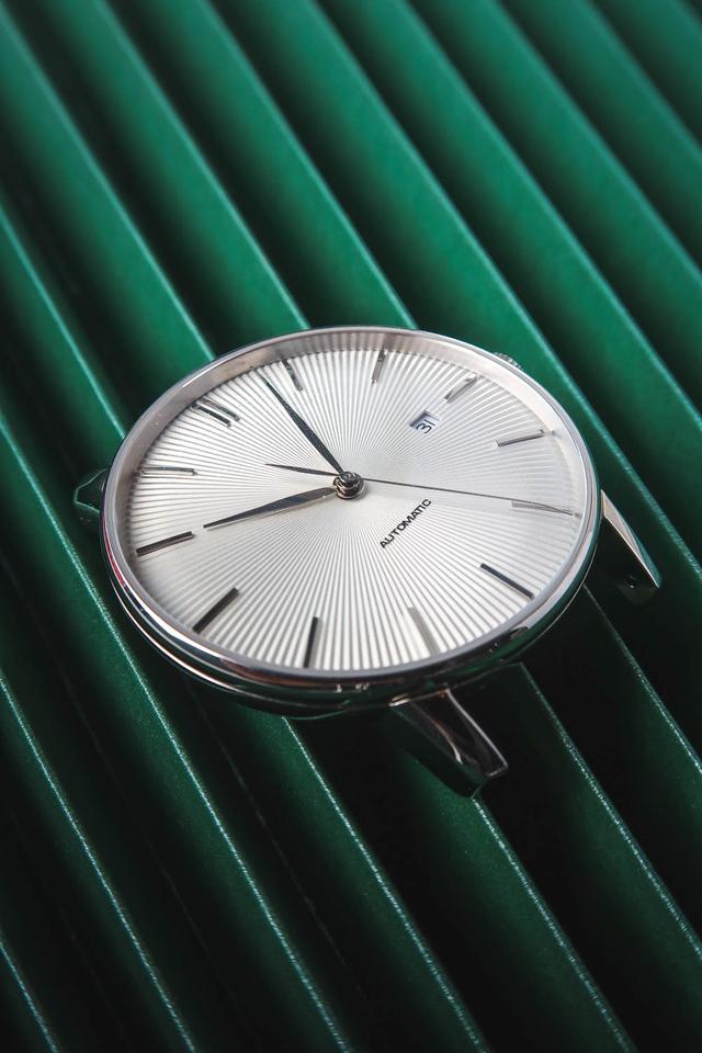 小米推出年轻人第一款机械表！499，陆家嘴金融男：像几十万买的