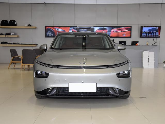 有望“弯道超车”的国产，小鹏P7续航高达706km，配后驱+无框车门