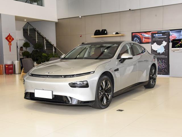 有望“弯道超车”的国产，小鹏P7续航高达706km，配后驱+无框车门