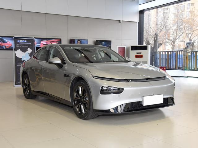 有望“弯道超车”的国产，小鹏P7续航高达706km，配后驱+无框车门