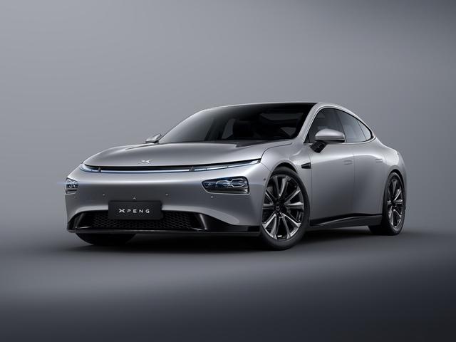 有望“弯道超车”的国产，小鹏P7续航高达706km，配后驱+无框车门