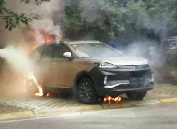  比亚迪正凭”刀片电池”越过新能源车变革的锋刃 