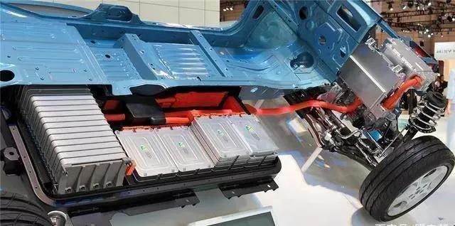  比亚迪正凭”刀片电池”越过新能源车变革的锋刃 