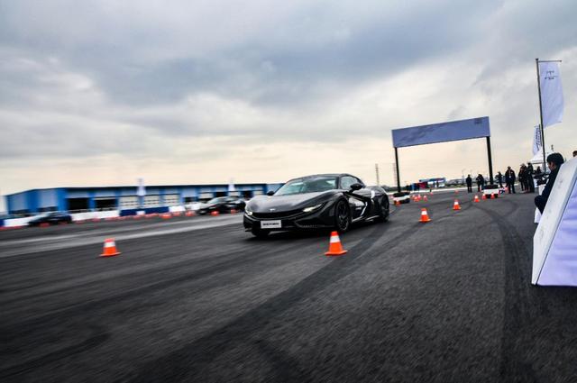 80万新能源超跑打骨折，补贴补出来的，这波还回去？