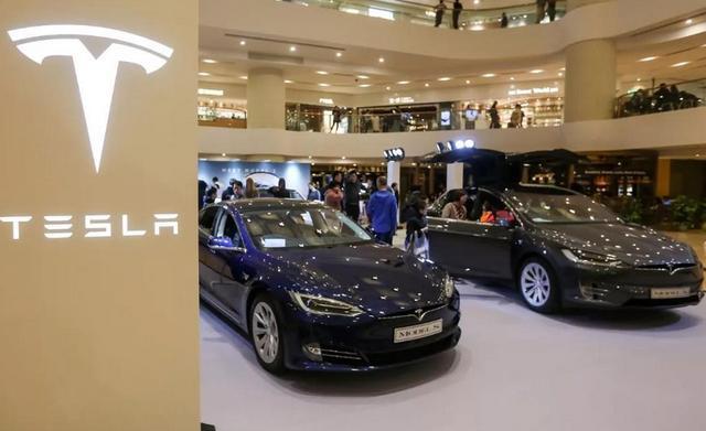 7座特斯拉海外卖价26万，空间曝光：可第三排狗都坐不下？