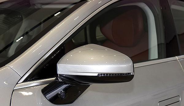 27万上市直指Model3, 车身长出0.2M, 溜背车身，无框车窗样样具备